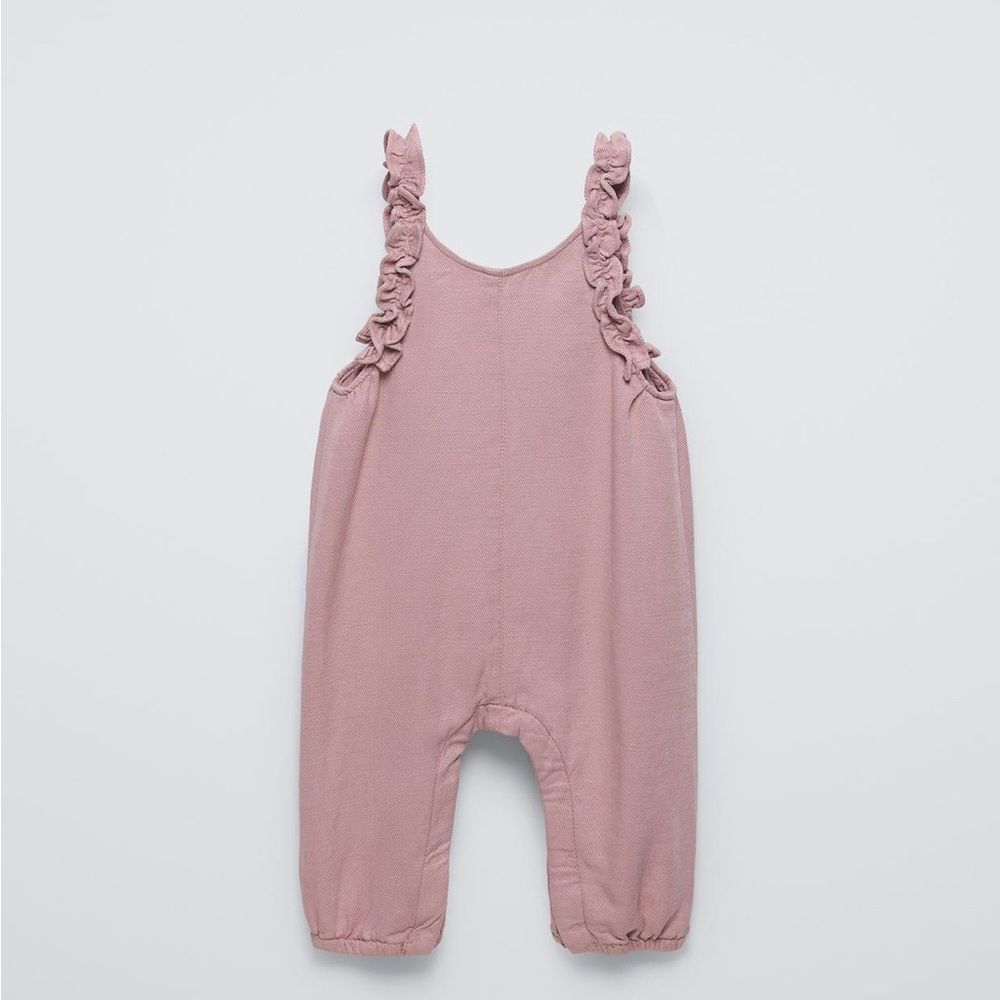 Zara Baby Ruffled Overalls in Size 6-9 months in perfect condition